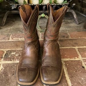 SOLD! Ariat Mens/Boys Leather Square Toe Cowboy Boot